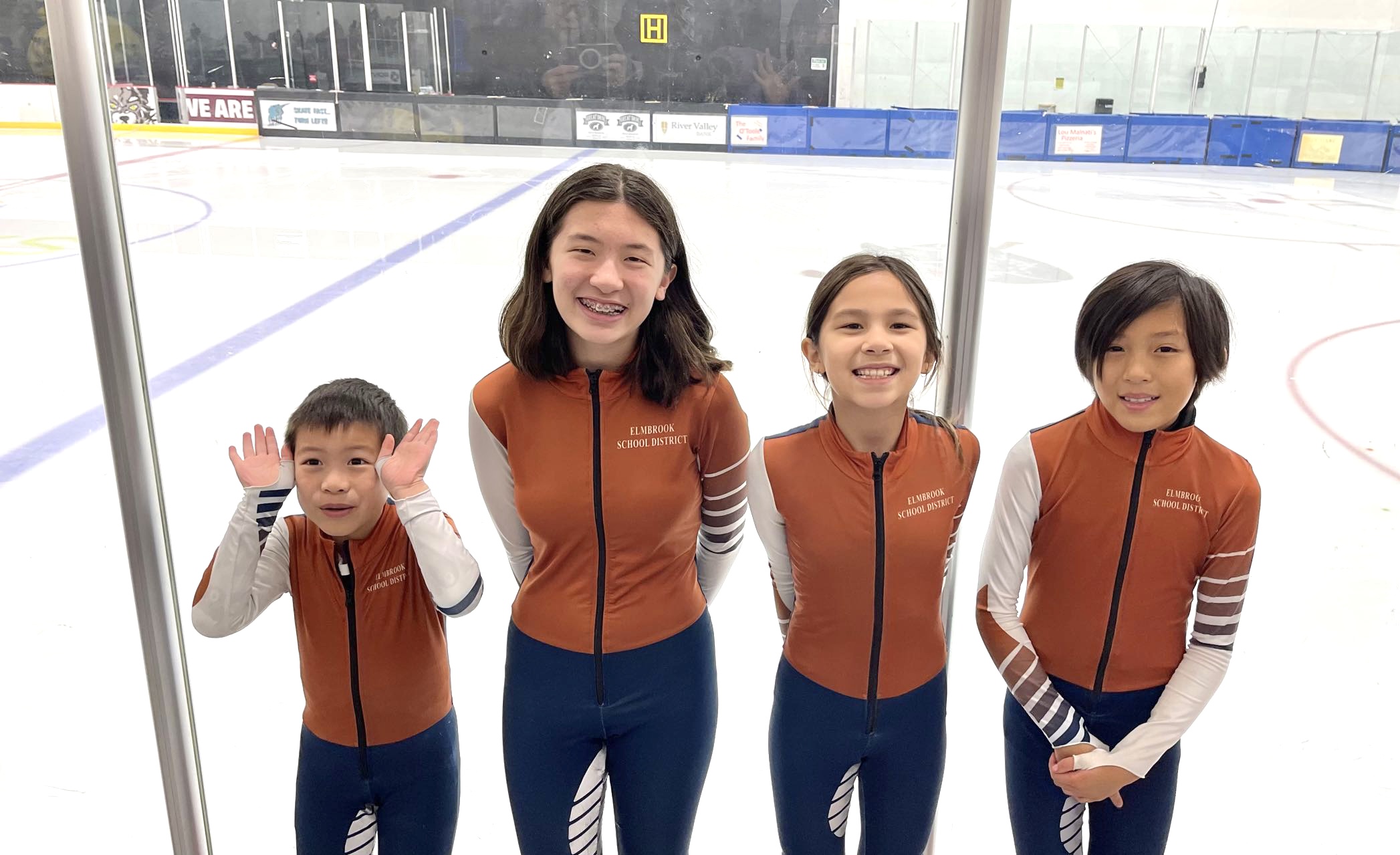 Elmbrook Speedskaters at 2022 Silver Skates Competition